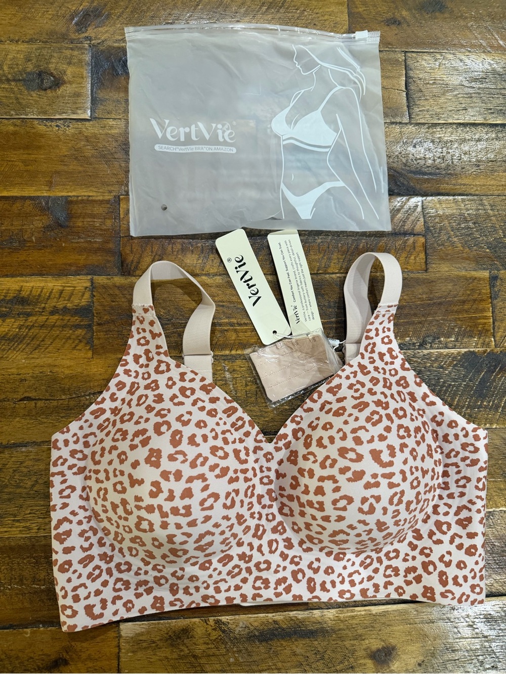 NWT VERTVIE Jelly Bra Full Coverage Seamless Back Smoothing Wireless Soft Molded